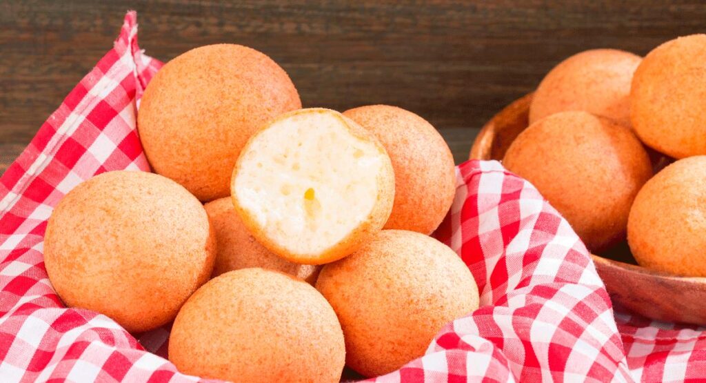 buñuelos. street food Colombia